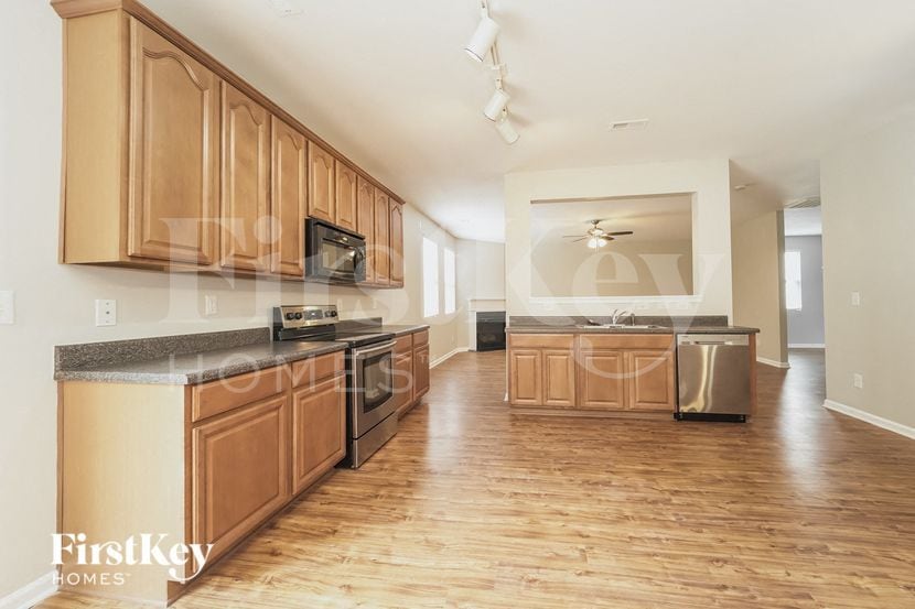Building Photo - 7302 Lamplighter Close Dr