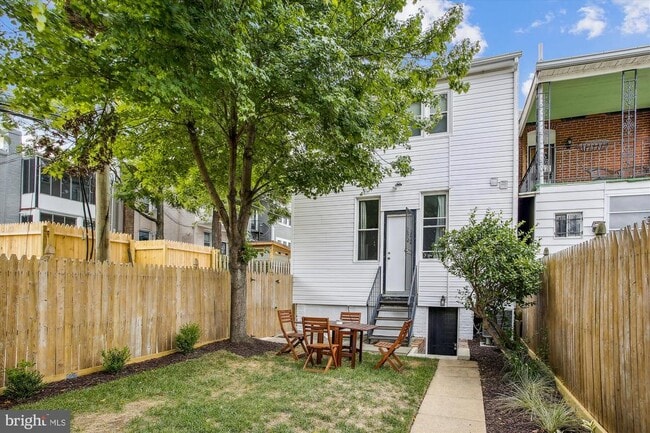 Building Photo - 1407 Shepherd St NW