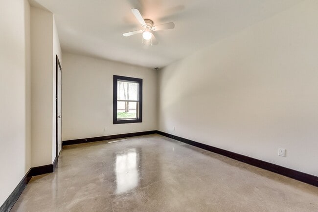 Building Photo - Longhorn Ranch-Barndo Community-Half Acre Lots