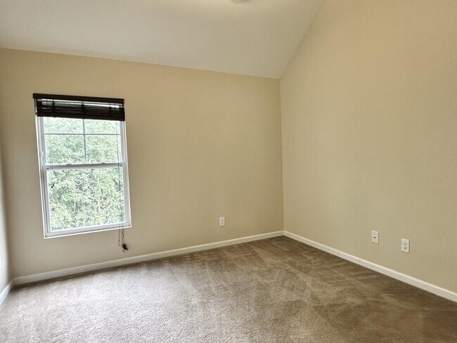 Building Photo - 1205 Peppermint Ct