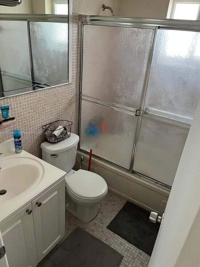 Building Photo - 898 NW 45th Ave