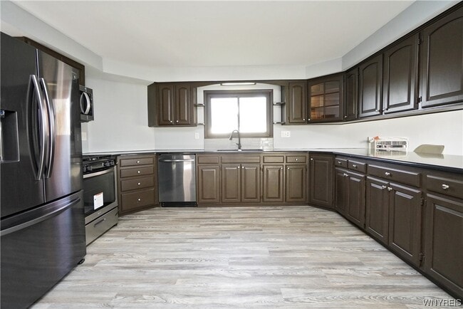 Building Photo - 7288 Shawnee Rd