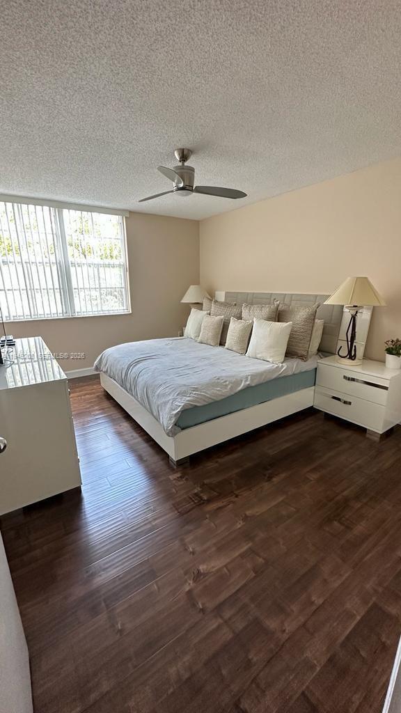 Building Photo - 19901 E Country Club Dr