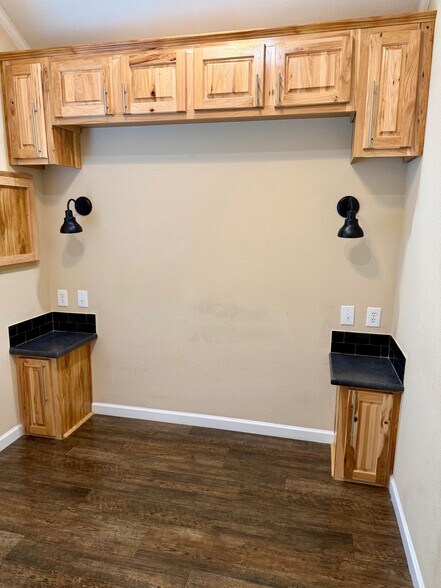 Building Photo - 17398 Countrywood
