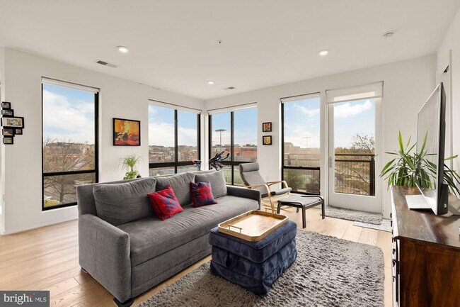 Building Photo - 1550 11th St NW