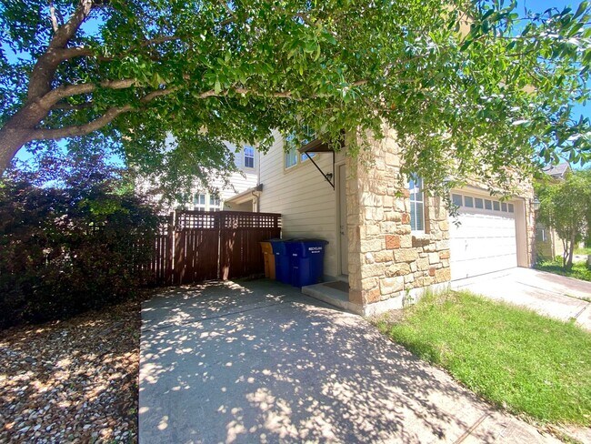 Building Photo - Large Home in Mueller!  Available for October!