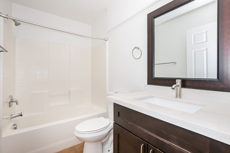 Building Photo - 5309 Las Cruces Heights St