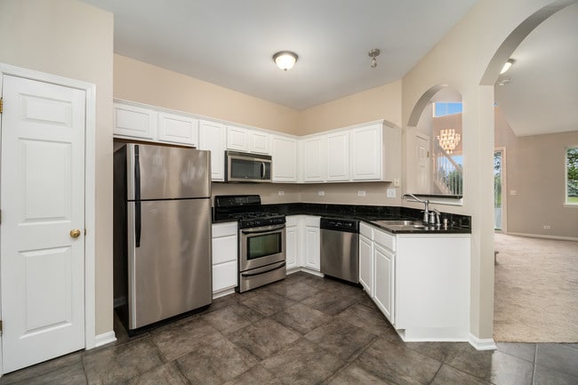 Building Photo - 3071 Autumn Lake Dr