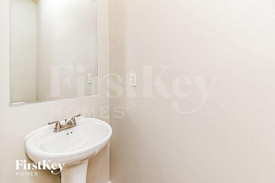 Building Photo - 6014 Centennial Run