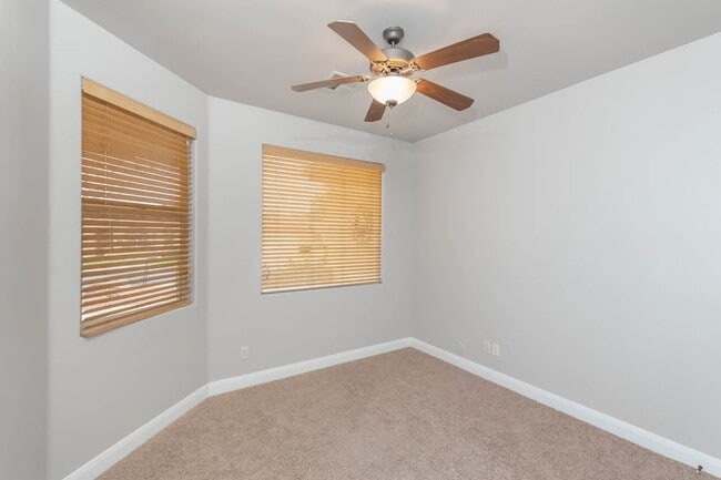 Building Photo - 4 Bedroom Single-Level Home In Hurricane - Small Pet Friendly