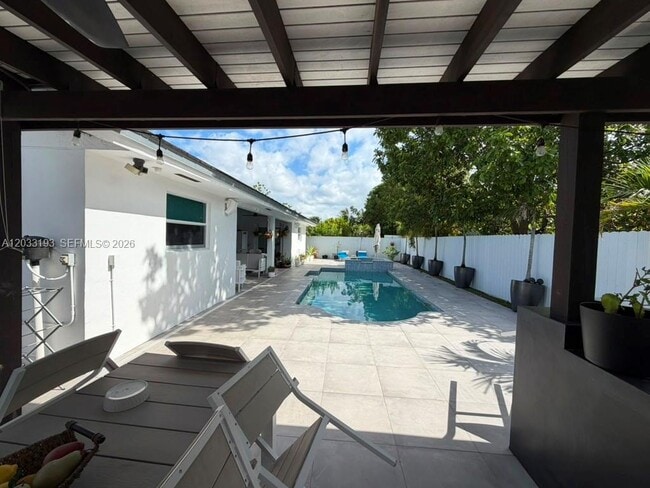Building Photo - 3121 SW 140th Ave