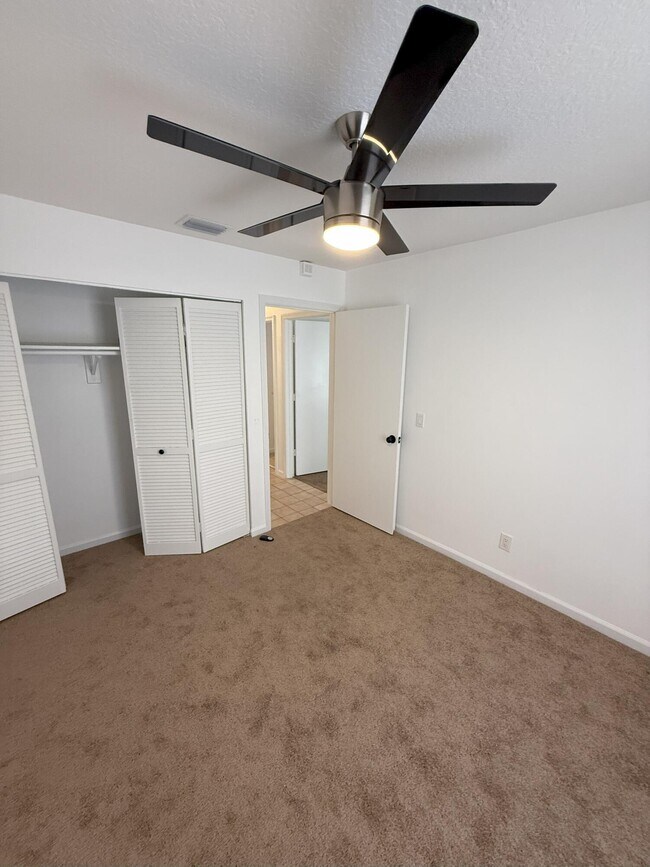 Building Photo - 1334 N Mangonia Dr