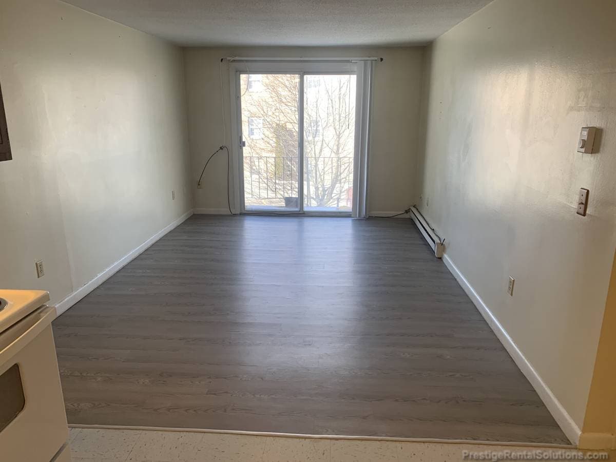 Building Photo - 39 Dinan Dr