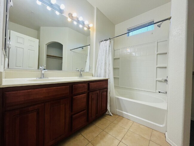 Building Photo - 18250 N Cave Creek Rd