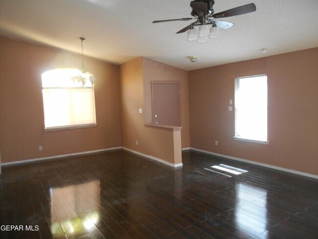 Building Photo - 14017 Tierra Vergel Dr