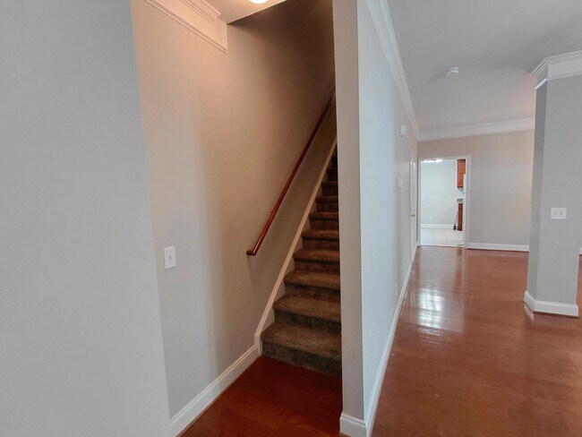 Building Photo - 300 Hampton Forest Dr