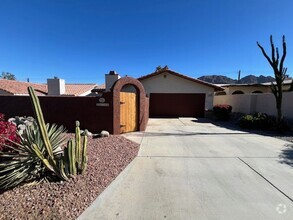 Building Photo - Pool Home high in La Quinta Cove