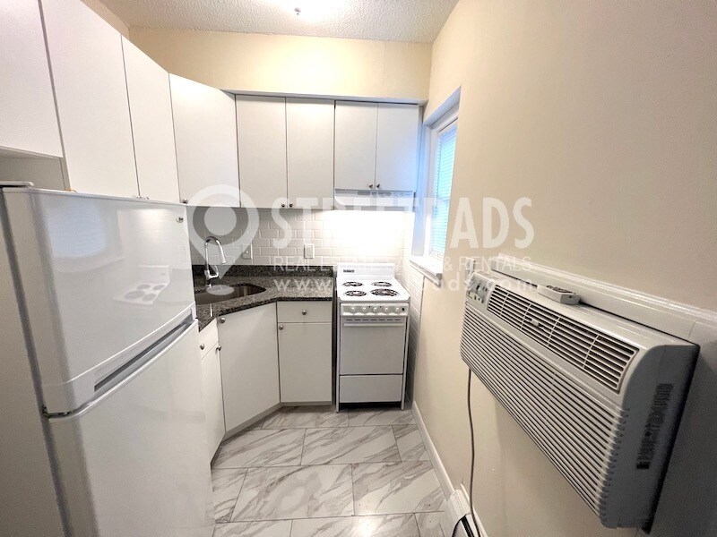 Building Photo - 2018 Commonwealth Avenue