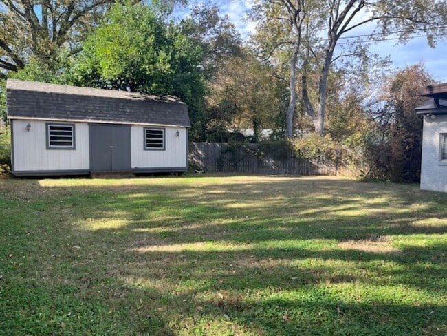 Building Photo - 465 Malboro Rd