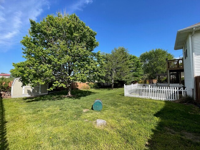 Building Photo - 1407 S 17th Ave