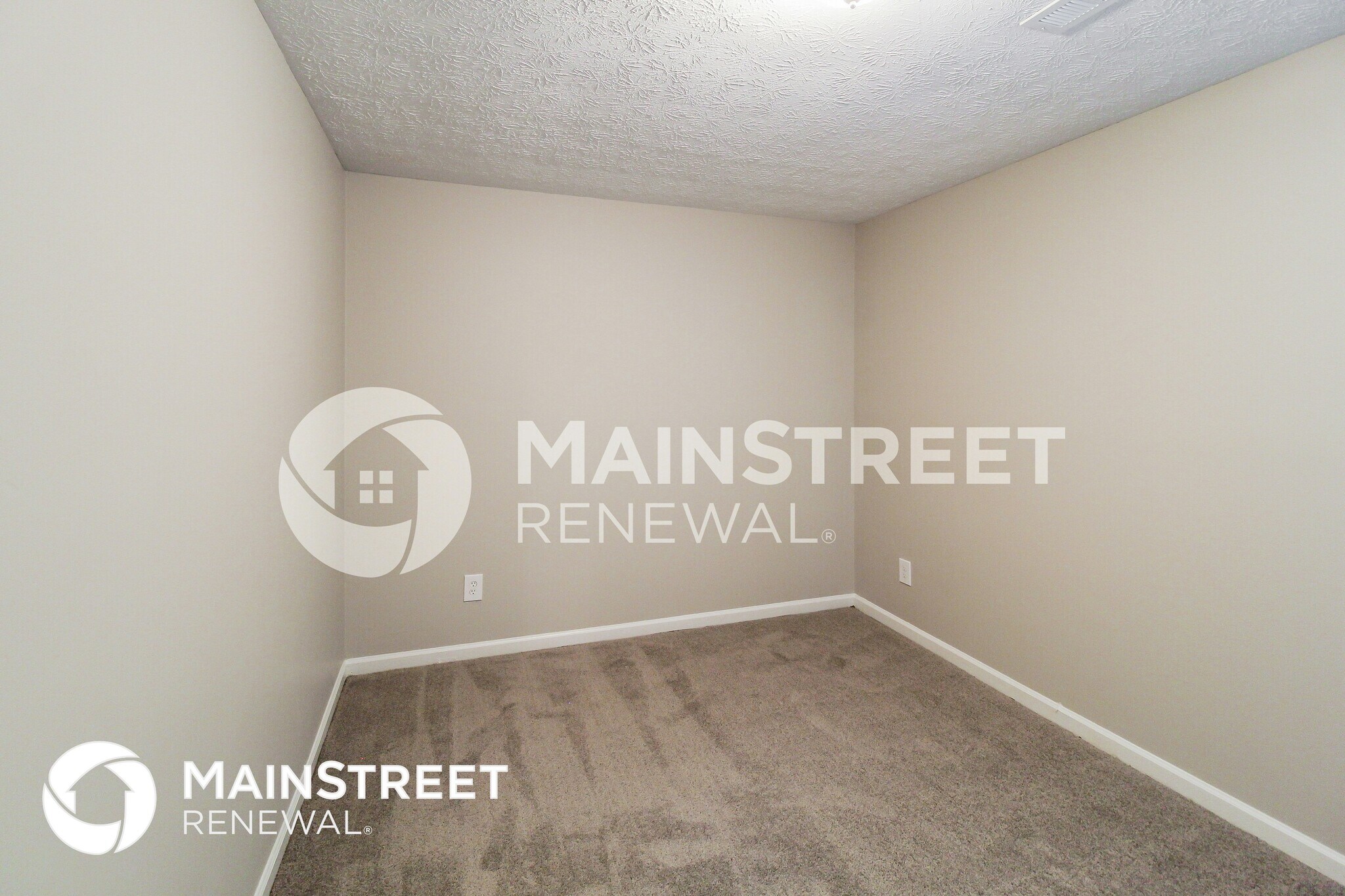 Building Photo - 6231 Willowbrook Dr
