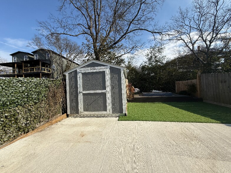 Building Photo - 3813 Dr Walter S Davis Blvd