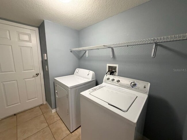 Building Photo - 118 Miro Dr