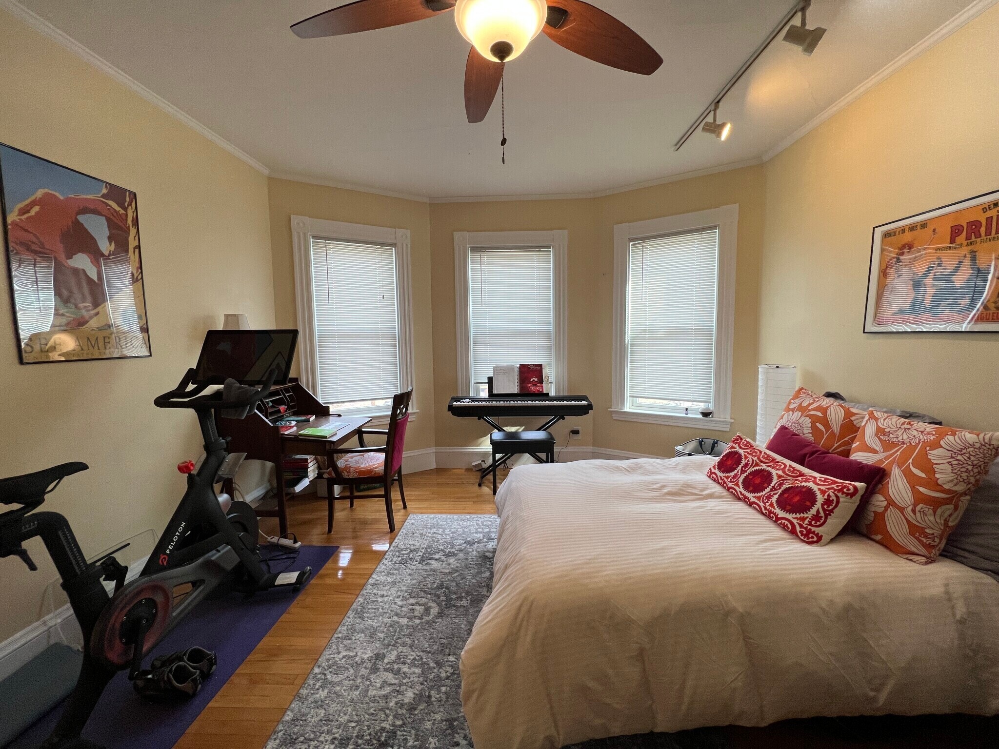 Building Photo - 176 Elm St