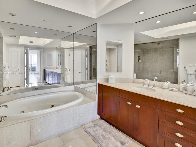 Building Photo - 6000 Island Blvd