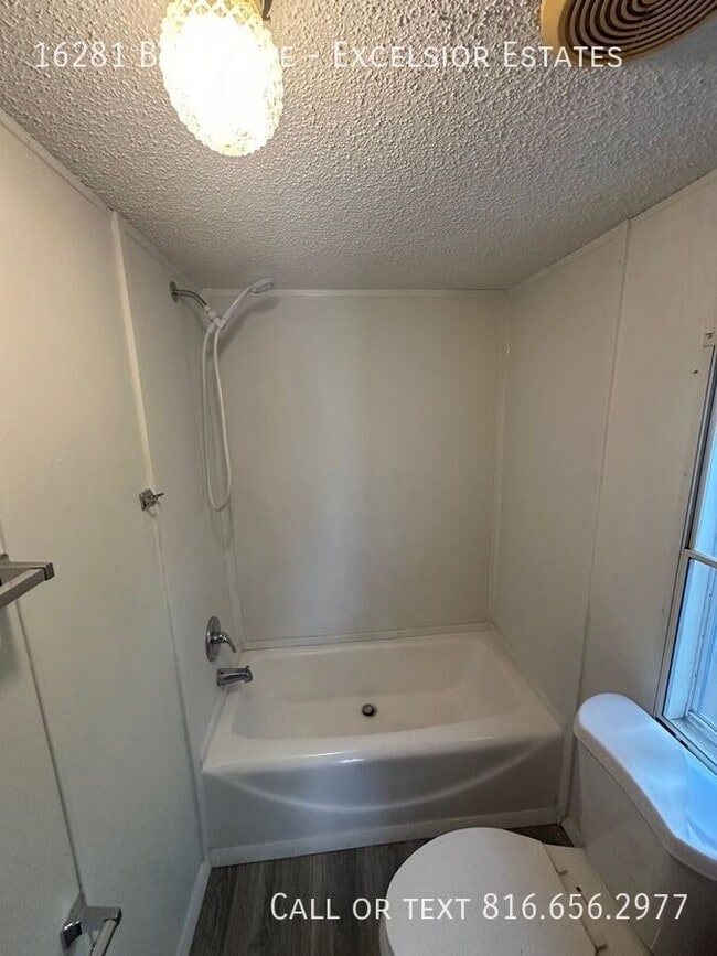 Building Photo - 16281 Bob Dr