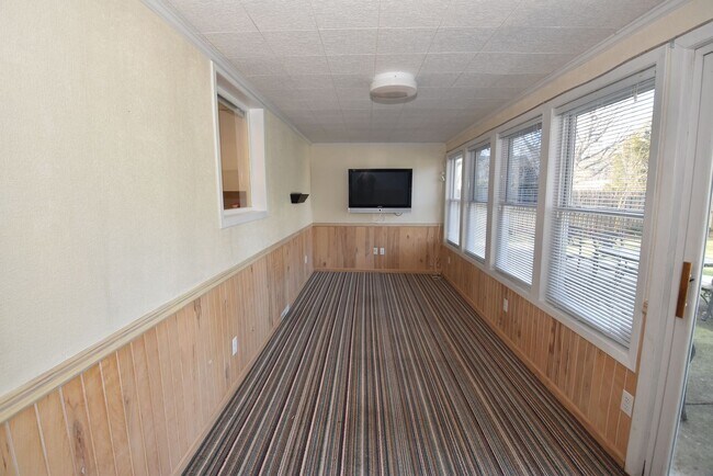 Building Photo - Great 3 bedroom Ranch in Elkhart