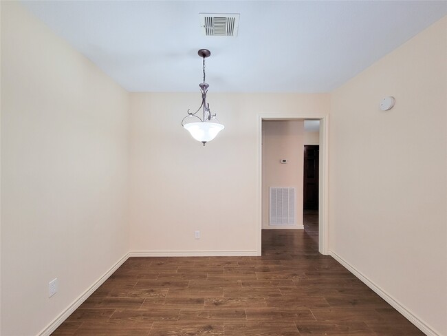 Building Photo - 12800 Briar Forest Dr