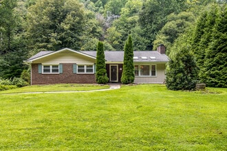 Building Photo - 493 Kings Creek Rd