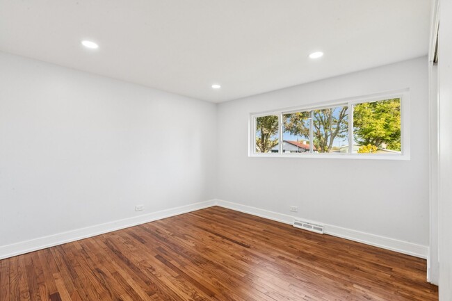 Building Photo - 26 N Craig Pl