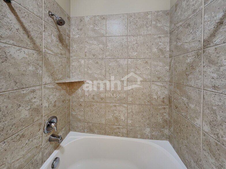 Building Photo - 7446 Durango Creek Dr