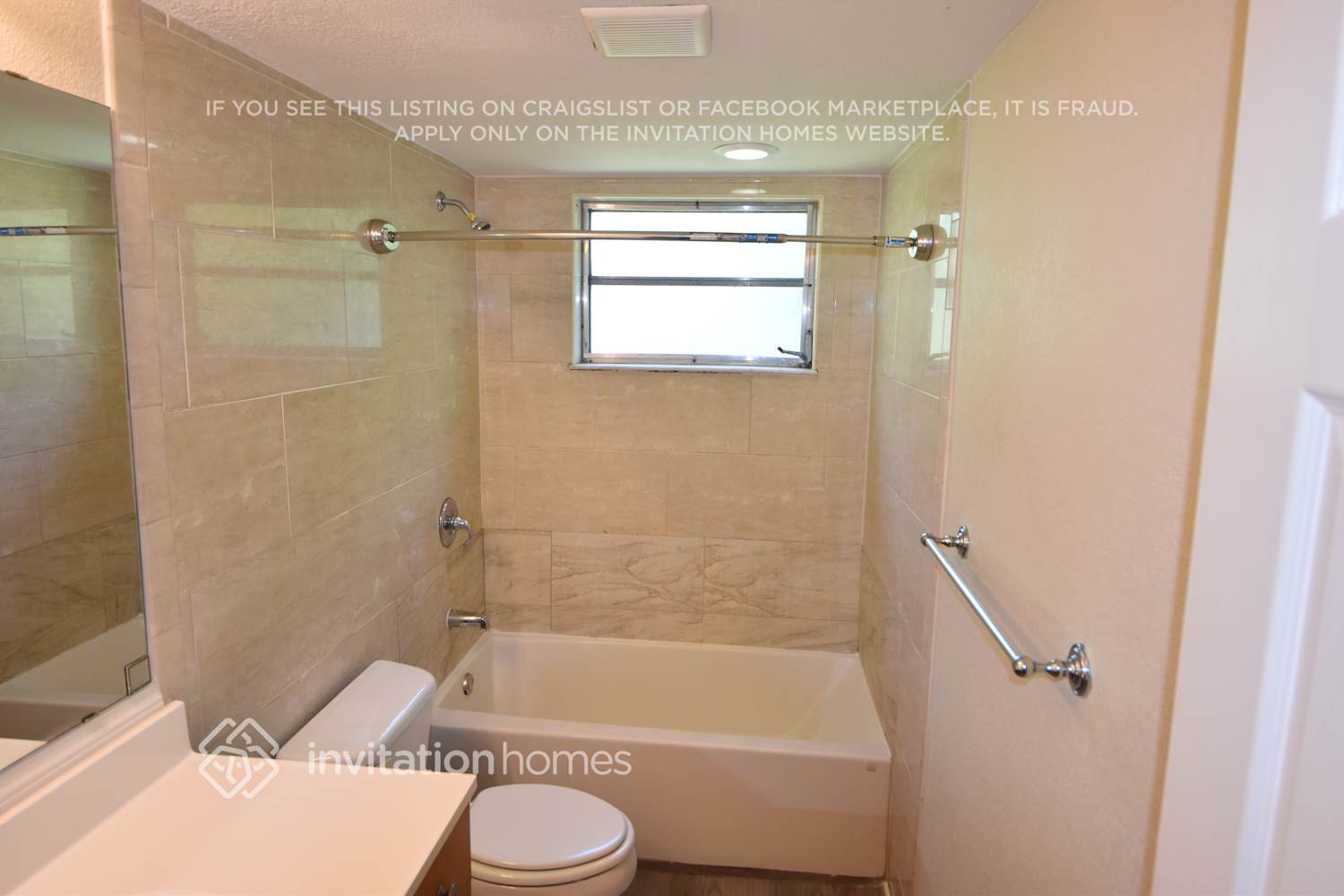 Building Photo - 1612 W River Dr