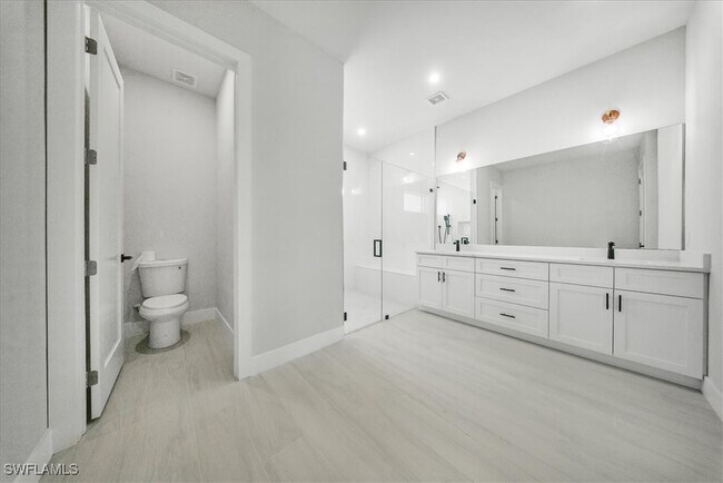 Building Photo - 1123 NW 40th Pl