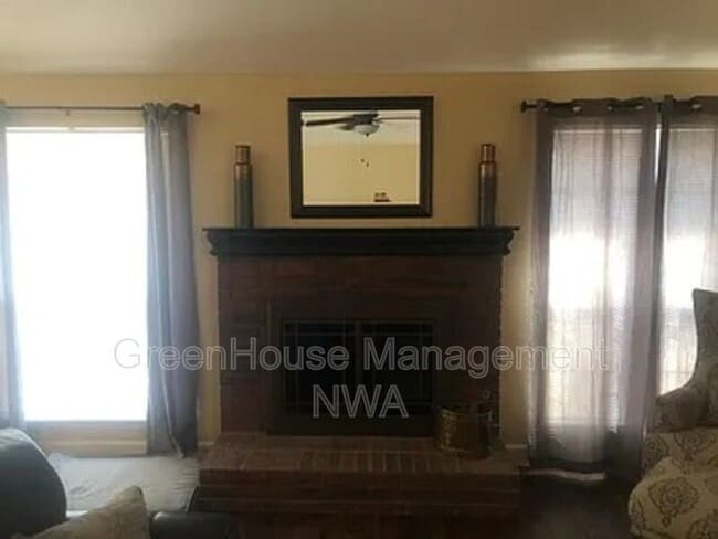 Building Photo - 1207 N Mallard Ln