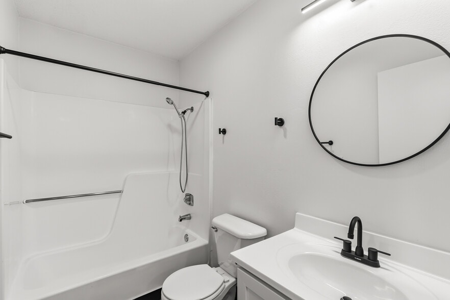 Building Photo - Triple Crown Altoona Cooperative