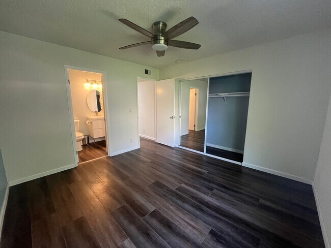 Building Photo - 5222 Greenberry Dr