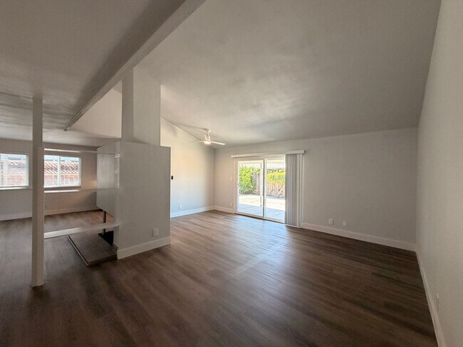 Building Photo - 3 bed 2 bath Available in San Jose! | $4,395