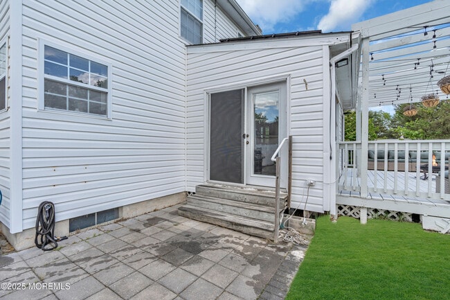 Building Photo - 210 Wingate Ct