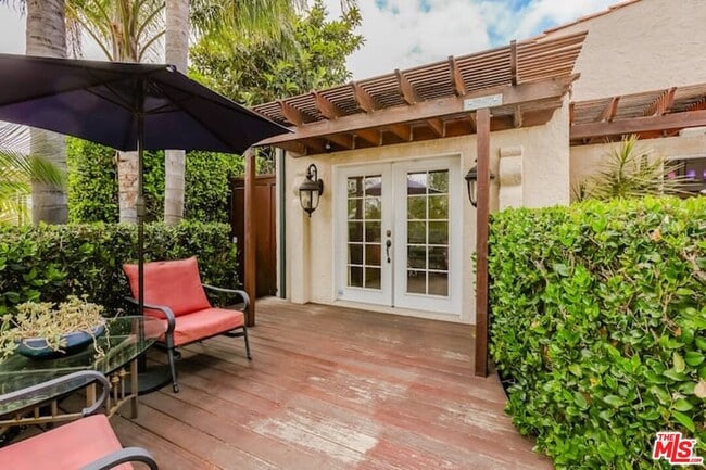 Building Photo - 1203 S Rimpau Blvd