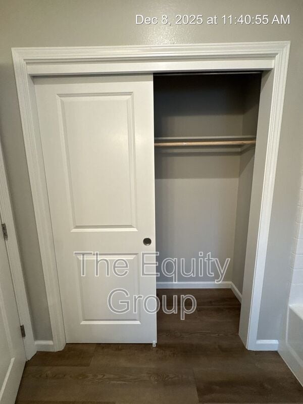 Building Photo - 514 S Summit St