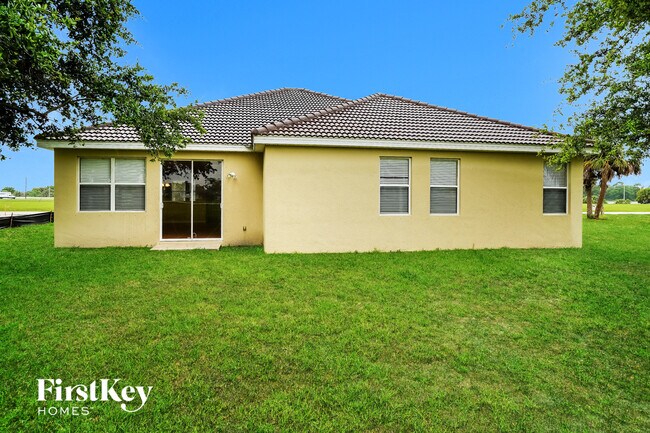 Building Photo - 16092 Badalona Dr