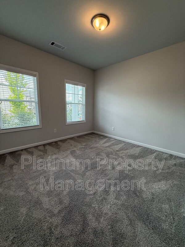 Building Photo - 1673 Dover Creek Ln