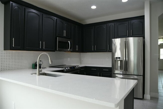 Building Photo - 4943 Solimartin Dr