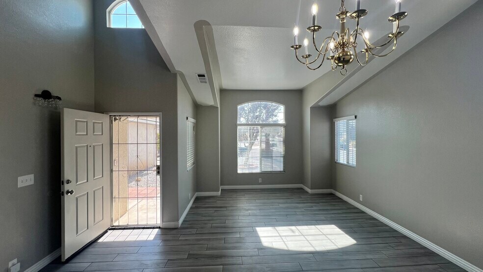 Living Room - 9083 Powell Ave