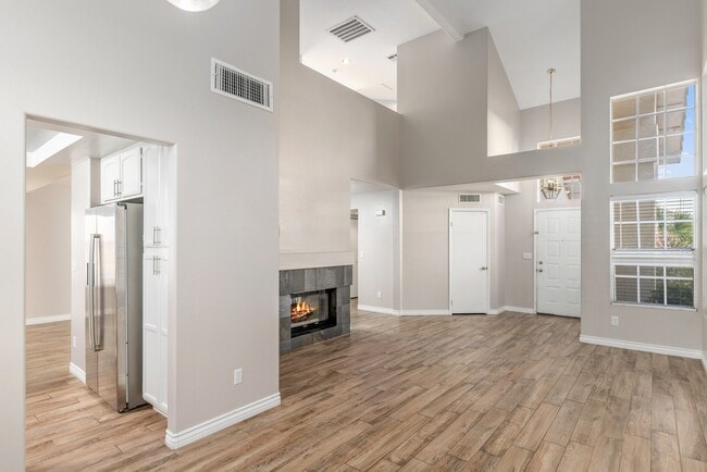 Building Photo - 2345 Potters