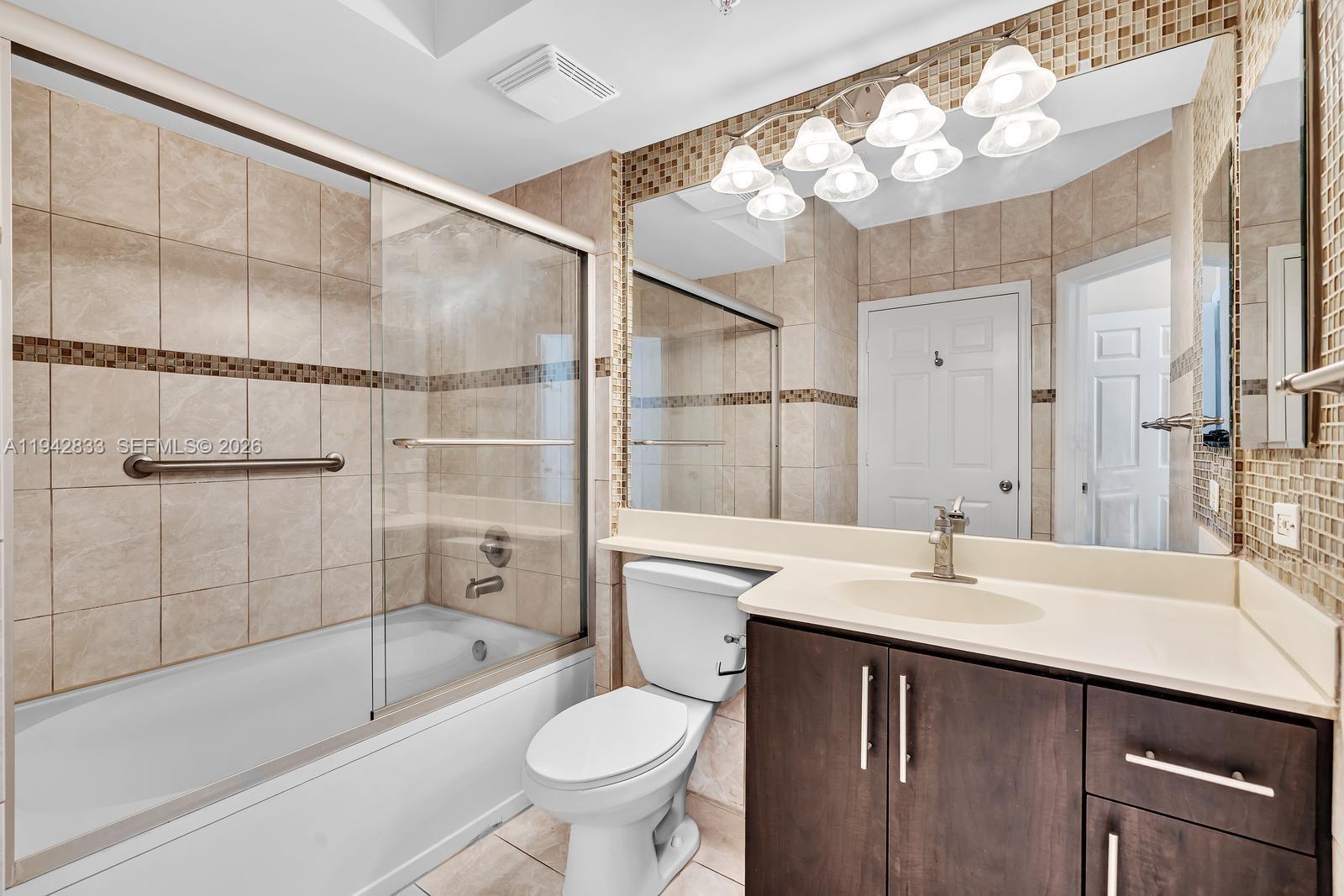 Building Photo - 17150 N Bay Rd